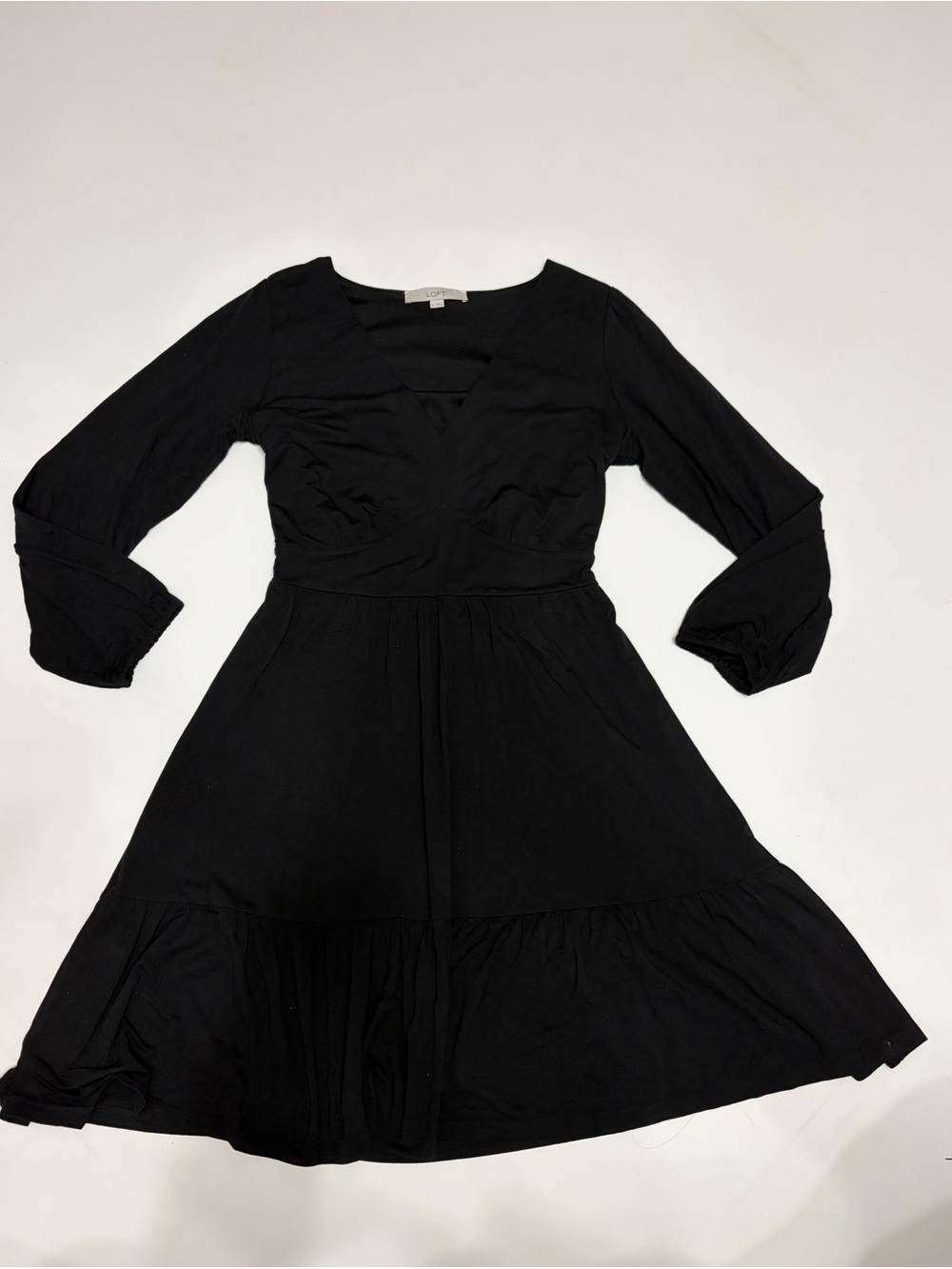 LOFT Black Long Sleeve V-Neck A-Line Dress Sz 6 cute comfy casual office wear